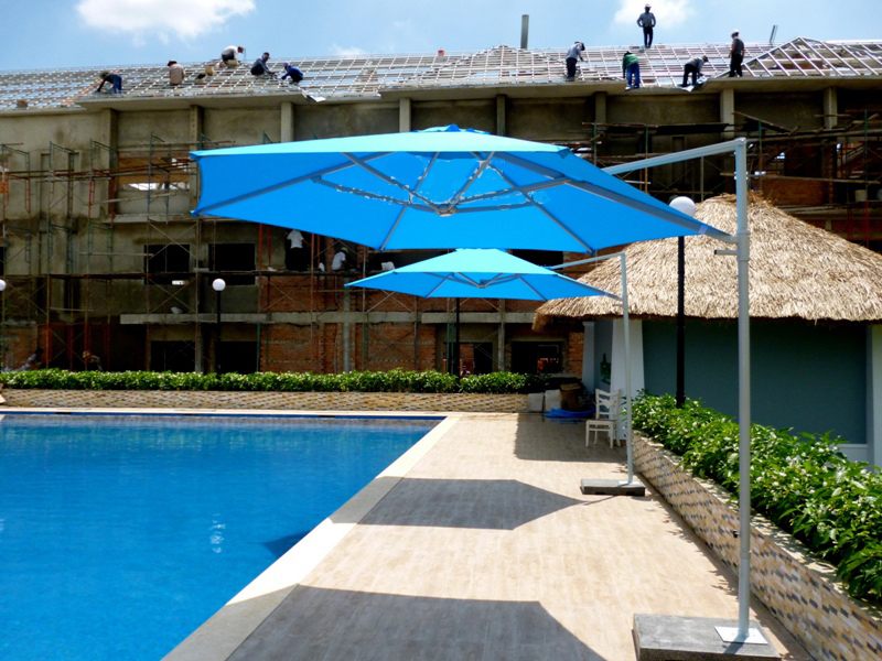 Sai lầm khi mua ô dù bể bơi resort